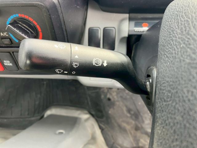 ダイナトラック タンクローリー　３．７５ＫＬ　２室　４ＷＤ　ＭＴ　後輪ダブル　ＥＳＣ　エアコン　パワーウィンドウ　運転席エアバッグ（25枚目）