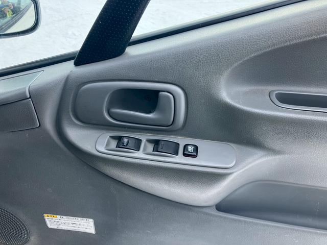 ダイナトラック タンクローリー　３．７５ＫＬ　２室　４ＷＤ　ＭＴ　後輪ダブル　ＥＳＣ　エアコン　パワーウィンドウ　運転席エアバッグ（29枚目）