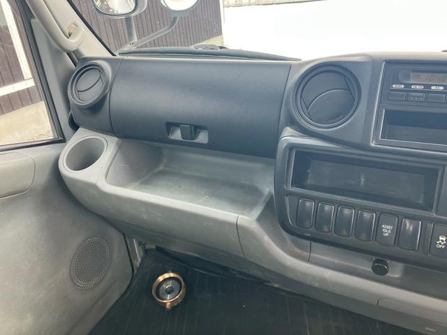 ダイナトラック タンクローリー　３．７５ＫＬ　２室　４ＷＤ　ＭＴ　後輪ダブル　ＥＳＣ　エアコン　パワーウィンドウ　運転席エアバッグ（30枚目）