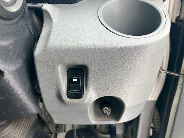 ダイナトラック タンクローリー　３．７５ＫＬ　２室　４ＷＤ　ＭＴ　後輪ダブル　ＥＳＣ　エアコン　パワーウィンドウ　運転席エアバッグ（31枚目）