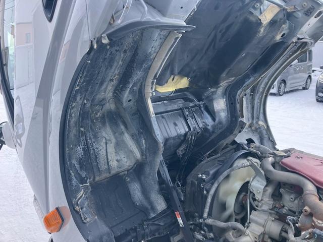 ダイナトラック タンクローリー　３．７５ＫＬ　２室　４ＷＤ　ＭＴ　後輪ダブル　ＥＳＣ　エアコン　パワーウィンドウ　運転席エアバッグ（33枚目）