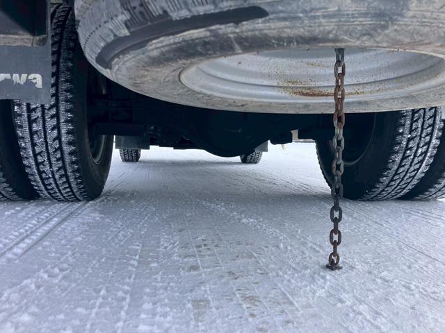 ダイナトラック タンクローリー　３．７５ＫＬ　２室　４ＷＤ　ＭＴ　後輪ダブル　ＥＳＣ　エアコン　パワーウィンドウ　運転席エアバッグ（35枚目）