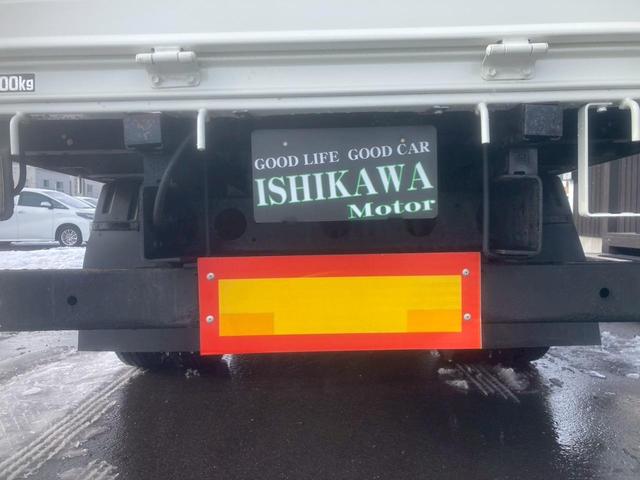 ダイナトラック ２ｔワイドキャブロング　４ＷＤ　トラック　ＭＴ　後輪ダブル　衝突被害軽減システム　レーンアシスト　ＥＴＣ　ＥＳＣ　エアコン　運転席エアバッグ　記録簿（32枚目）