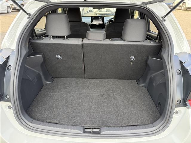 ヤリス Ｚ　４ＷＤ　バックカメラ　衝突被害軽減システム　ワンオーナー（4枚目）