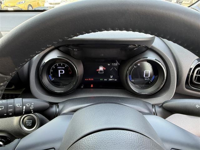 ヤリス Ｚ　４ＷＤ　バックカメラ　衝突被害軽減システム　ワンオーナー（10枚目）