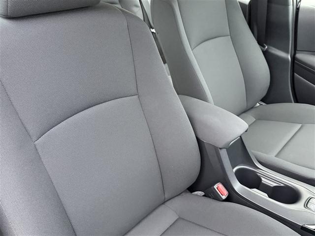 カローラ ハイブリッド　Ｘ　フルセグ　メモリーナビ　ＤＶＤ再生　バックカメラ　衝突被害軽減システム　ＥＴＣ　ＬＥＤヘッドランプ　ワンオーナー（17枚目）