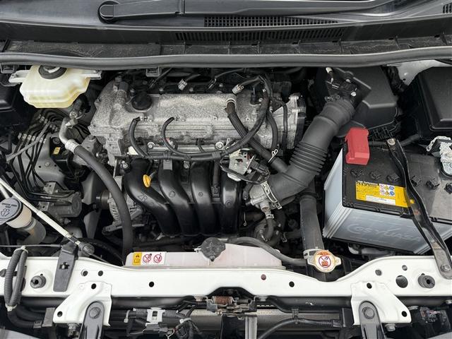 ヴォクシー ＺＳ　煌ＩＩＩ　４ＷＤ　フルセグ　メモリーナビ　ＤＶＤ再生　後席モニター　バックカメラ　衝突被害軽減システム　両側電動スライド　ＬＥＤヘッドランプ　乗車定員８人　３列シート　ワンオーナー　アイドリングストップ（6枚目）