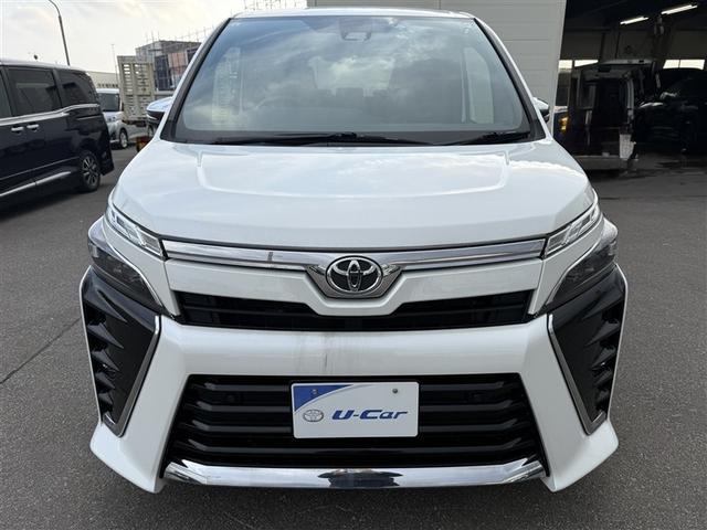 ヴォクシー ＺＳ　煌ＩＩＩ　４ＷＤ　フルセグ　メモリーナビ　ＤＶＤ再生　後席モニター　バックカメラ　衝突被害軽減システム　両側電動スライド　ＬＥＤヘッドランプ　乗車定員８人　３列シート　ワンオーナー　アイドリングストップ（7枚目）