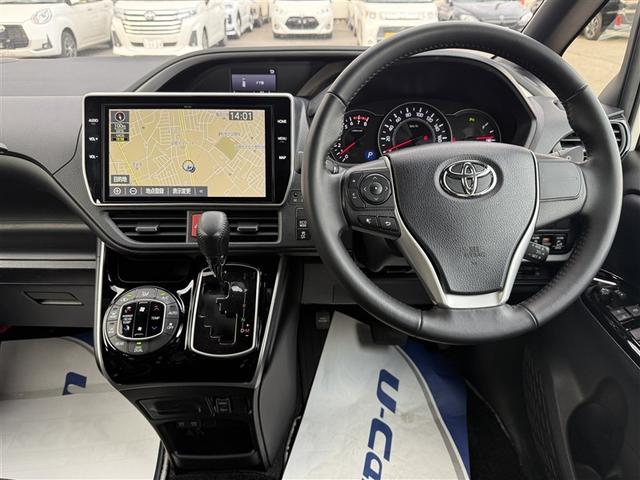 ヴォクシー ＺＳ　煌ＩＩＩ　４ＷＤ　フルセグ　メモリーナビ　ＤＶＤ再生　後席モニター　バックカメラ　衝突被害軽減システム　両側電動スライド　ＬＥＤヘッドランプ　乗車定員８人　３列シート　ワンオーナー　アイドリングストップ（8枚目）