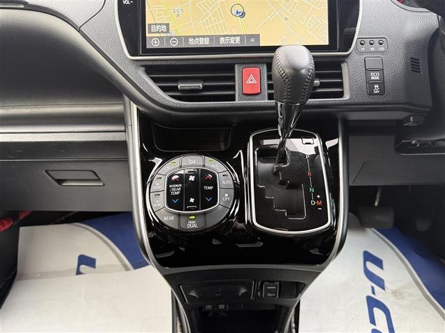 ヴォクシー ＺＳ　煌ＩＩＩ　４ＷＤ　フルセグ　メモリーナビ　ＤＶＤ再生　後席モニター　バックカメラ　衝突被害軽減システム　両側電動スライド　ＬＥＤヘッドランプ　乗車定員８人　３列シート　ワンオーナー　アイドリングストップ（10枚目）