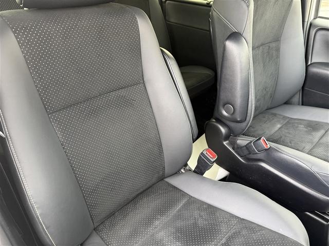 ヴォクシー ＺＳ　煌ＩＩＩ　４ＷＤ　フルセグ　メモリーナビ　ＤＶＤ再生　後席モニター　バックカメラ　衝突被害軽減システム　両側電動スライド　ＬＥＤヘッドランプ　乗車定員８人　３列シート　ワンオーナー　アイドリングストップ（14枚目）