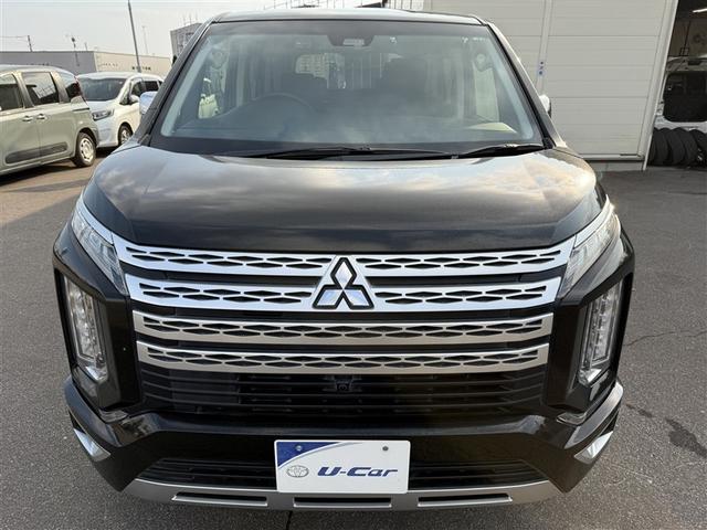 デリカD:5 P 4WD フルセグ メモリーナビ DVD再生 バックカメラ 衝突被害軽減システム 両側電動スライド LEDヘッドランプ 乗車定員8人 3列シート ディーゼル(7枚目)