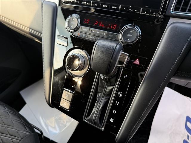 デリカD:5 P 4WD フルセグ メモリーナビ DVD再生 バックカメラ 衝突被害軽減システム 両側電動スライド LEDヘッドランプ 乗車定員8人 3列シート ディーゼル(9枚目)