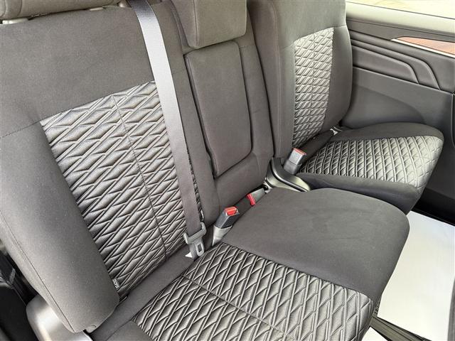 デリカD:5 P 4WD フルセグ メモリーナビ DVD再生 バックカメラ 衝突被害軽減システム 両側電動スライド LEDヘッドランプ 乗車定員8人 3列シート ディーゼル(18枚目)