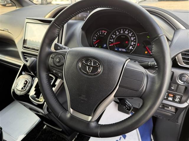 ヴォクシー ＺＳ　煌ＩＩＩ　４ＷＤ　フルセグ　メモリーナビ　ＤＶＤ再生　バックカメラ　衝突被害軽減システム　両側電動スライド　ＬＥＤヘッドランプ　乗車定員８人　３列シート　ワンオーナー　アイドリングストップ（11枚目）