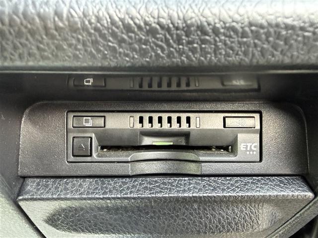 ヴォクシー ＺＳ　煌ＩＩＩ　４ＷＤ　フルセグ　メモリーナビ　ＤＶＤ再生　バックカメラ　衝突被害軽減システム　両側電動スライド　ＬＥＤヘッドランプ　乗車定員８人　３列シート　ワンオーナー　アイドリングストップ（14枚目）