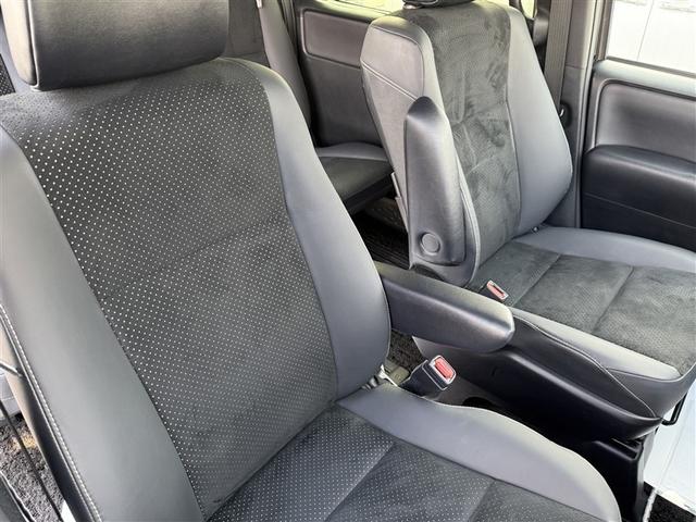 ヴォクシー ＺＳ　煌ＩＩＩ　４ＷＤ　フルセグ　メモリーナビ　ＤＶＤ再生　バックカメラ　衝突被害軽減システム　両側電動スライド　ＬＥＤヘッドランプ　乗車定員８人　３列シート　ワンオーナー　アイドリングストップ（15枚目）