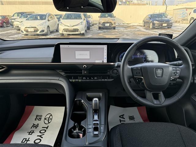 クラウンクロスオーバー Ｇアドバンスド　４ＷＤ　フルセグ　メモリーナビ　バックカメラ　衝突被害軽減システム　ＥＴＣ　ＬＥＤヘッドランプ　ワンオーナー（9枚目）