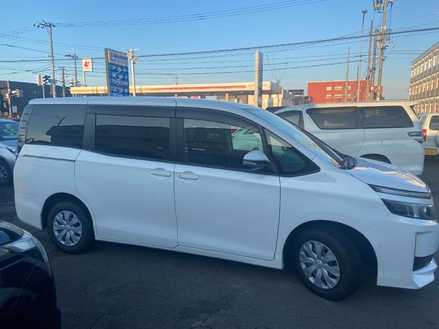 ヴォクシー Ｘ　４ＷＤ　車椅子移動車（9枚目）