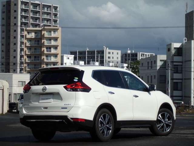 エクストレイル ２０Ｘｉ　Ｖセレクション　プロパイロット・大型ナビ・地デジ・アランドビューモニター・スマートルームミラー・エマ―ジェーシーブレーキ・踏み間違い防止機能・オートバックドアー・全席シートヒーター・ＬＥＤライト（2枚目）