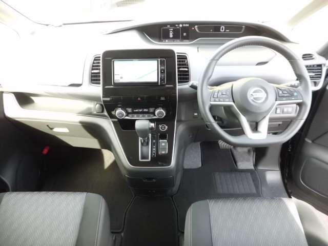 セレナ ハイウェイスターV プロパイロット・大型ナビ・地デジ・アランドビューモニター・リヤモニター・エマ―ジェーシーブレーキ・踏み間違い防止機能・両側パワードアー・LEDライト(3枚目)