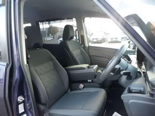 セレナ ＸＶ　プロパイロット・アランドビューモニター・スマートルームミラー・エマージェンシーブレーキ・踏み間違い防止・両側パワードアー・シートヒーター・ＬＥＤライト（16枚目）