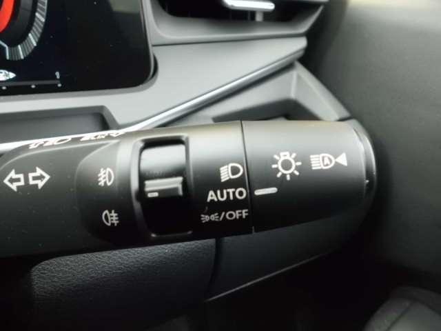 オーラ G FOUR レザーエディション 試乗車UP・スマートルームミラー・アラウンドビューモニター・エマ―ジェーシーブレーキ・踏み間違い防止機能・シートヒーター・ハンドルヒーター・LEDライト(11枚目)