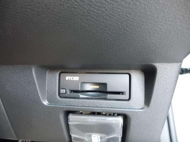 オーラ ニスモ チューンドe-パワー4WD 試乗車UP・プロパイロット・BOSEサウンド・メーカーナビ・地デジ・アラウンドビュー・スマートルームミラー・エマ―ジェーシーブレーキ・踏み間違い防止機能・シートヒーター・LEDライト(17枚目)