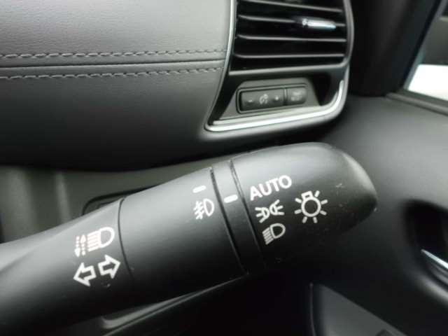 セレナ ハイウェイスターV プロパイロット・大型ナビ・地デジ・アラウンドビューモニター・スマートミラー・両側パワードアー・エマージェンシーブレーキ・踏み間違い防止機能・LEDライト・純正エンジンスターター(13枚目)