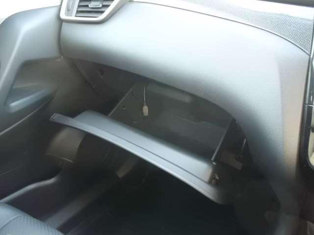 エクストレイル ２０Ｘ　ナビ・地デジ・エマージェンシーブレーキ・踏み間違い防止・シートヒーター・ＬＥＤライト（17枚目）