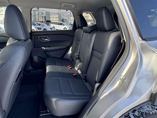 エクストレイル G e-4ORCE プロパイロット メーカーナビ 地デジ アラウンドビューモニター スマートルームミラー パワーシート ヘッドアップディスプレー オートバックドアー LEDライト(15枚目)