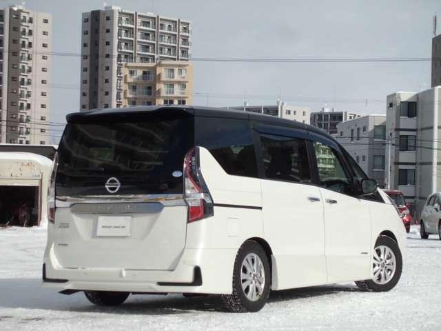 セレナ ２．０　ハイウェイスター　Ｖ　４ＷＤ　ローダウン・プロパイロット・純正大型ナビ（2枚目）