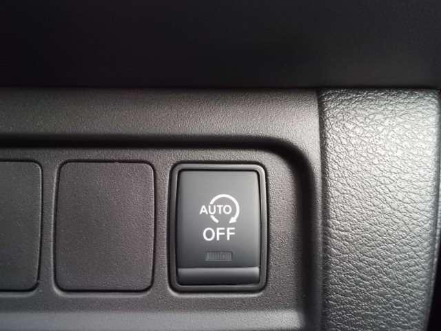 セレナ ２．０　ハイウェイスター　Ｖ　４ＷＤ　ローダウン・プロパイロット・純正大型ナビ（16枚目）