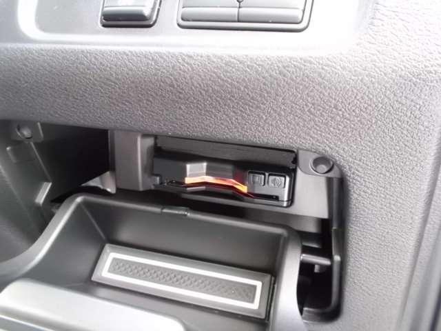 セレナ ２．０　ハイウェイスター　Ｖ　４ＷＤ　ローダウン・プロパイロット・純正大型ナビ（18枚目）