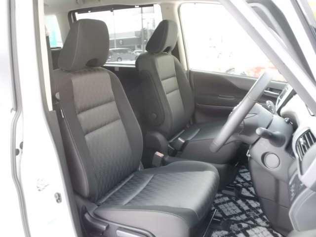 セレナ ２．０　ハイウェイスター　Ｖ　４ＷＤ　ローダウン・プロパイロット・純正大型ナビ（19枚目）