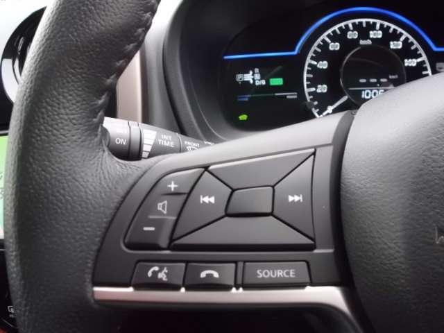 ノート 　ナビ・地デジ・アラウンドビューモニター・スマートルームミラー・エマージェンシーブレーキ・踏み間違い防止機能・オートライト・ＬＥＤライト（11枚目）