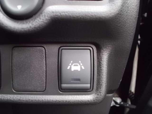 ノート 　ナビ・地デジ・アラウンドビューモニター・スマートルームミラー・エマージェンシーブレーキ・踏み間違い防止機能・オートライト・ＬＥＤライト（14枚目）