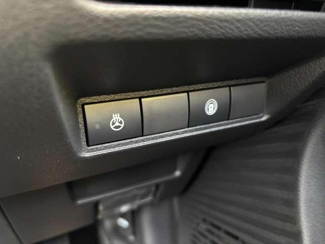 オーラ １．２　Ｇ　ＦＯＵＲ　４ＷＤ　アラウンドビュー　運転席パワーシート（10枚目）