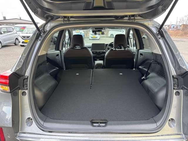 オーラ １．２　Ｇ　ＦＯＵＲ　４ＷＤ　アラウンドビュー　運転席パワーシート（16枚目）