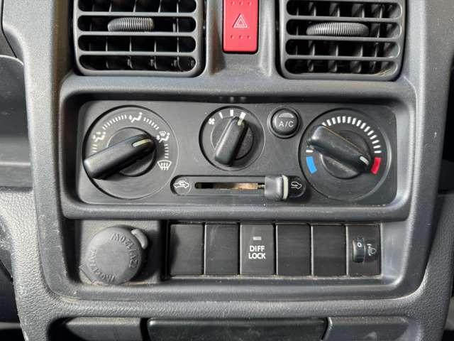 NT100クリッパートラック DX農繁仕様 660 DX 農繁仕様 4WD マニュアルエアコン ヘッドライトマニュア(5枚目)