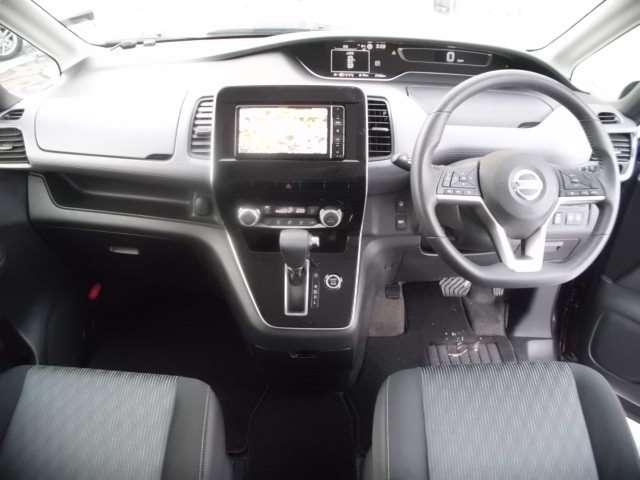 セレナ ２．０　ハイウェイスター　Ｖ　４ＷＤ　メモリーナビ・地デジ・バックカメラ・クル（3枚目）