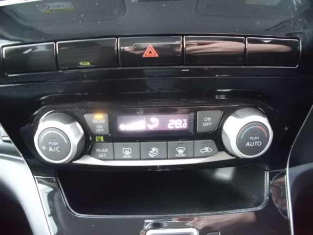 セレナ ２．０　ハイウェイスター　Ｖ　４ＷＤ　メモリーナビ・地デジ・バックカメラ・クル（10枚目）