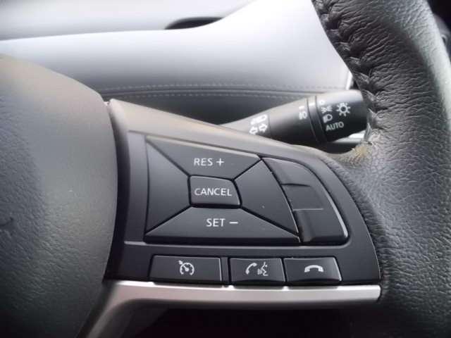 セレナ ２．０　ハイウェイスター　Ｖ　４ＷＤ　メモリーナビ・地デジ・バックカメラ・クル（13枚目）