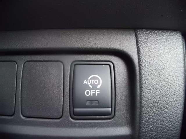 セレナ ２．０　ハイウェイスター　Ｖ　４ＷＤ　メモリーナビ・地デジ・バックカメラ・クル（14枚目）