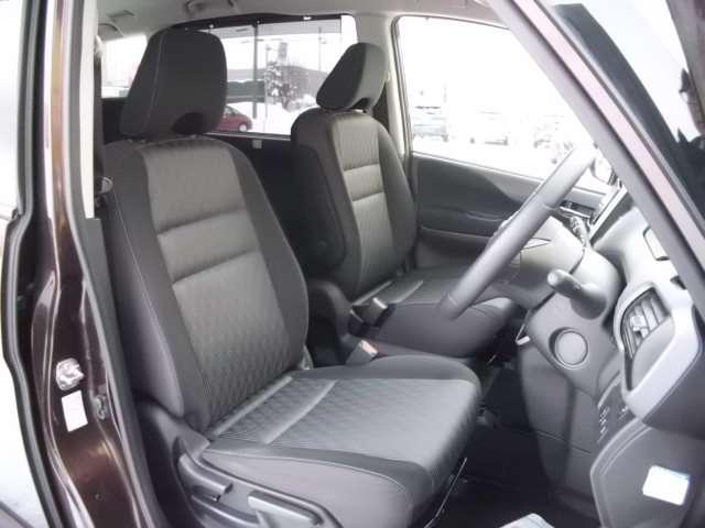 セレナ ２．０　ハイウェイスター　Ｖ　４ＷＤ　メモリーナビ・地デジ・バックカメラ・クル（16枚目）