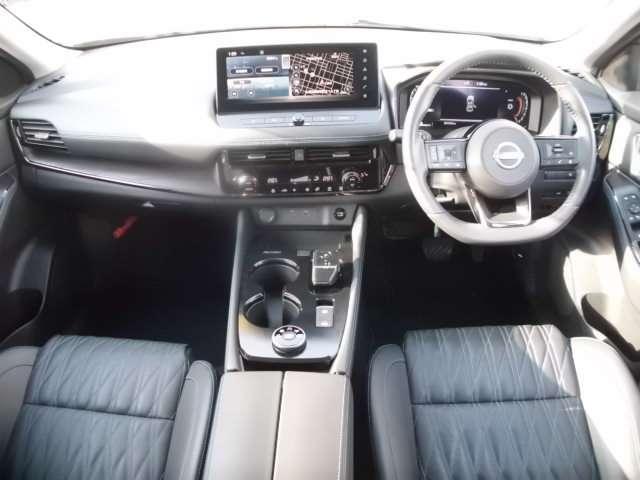 エクストレイル オーテック e-4ORCE プロパイロット・メーカーナビ・地デジ・アラウンドビューモニター・スマートミラー・エマージェンシーブレーキ・踏み間違い防止機能・全席シートヒーター・オートバックドアー・純正エンジンスターター(3枚目)