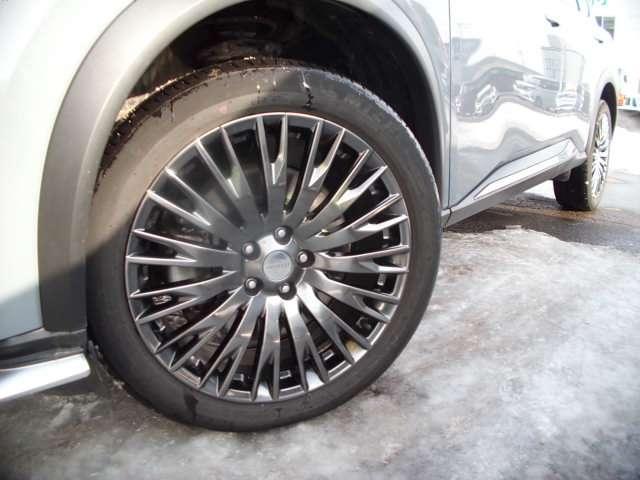 エクストレイル オーテック e-4ORCE プロパイロット・メーカーナビ・地デジ・アラウンドビューモニター・スマートミラー・エマージェンシーブレーキ・踏み間違い防止機能・全席シートヒーター・オートバックドアー・純正エンジンスターター(28枚目)