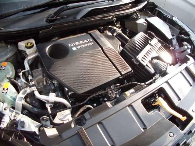 エクストレイル オーテック e-4ORCE プロパイロット・メーカーナビ・地デジ・アラウンドビューモニター・スマートミラー・エマージェンシーブレーキ・踏み間違い防止機能・全席シートヒーター・オートバックドアー・純正エンジンスターター(32枚目)