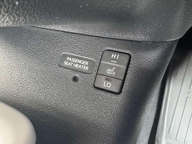 プリウス １．８　Ａ　プレミアム　Ｅ－Ｆｏｕｒ　４ＷＤ　メモリーナビゲーション　フルセグテレビ　バ（7枚目）