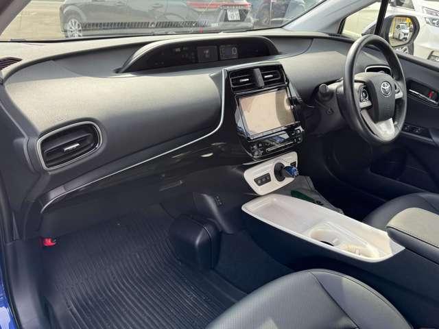 プリウス １．８　Ａ　プレミアム　Ｅ－Ｆｏｕｒ　４ＷＤ　メモリーナビゲーション　フルセグテレビ　バ（21枚目）